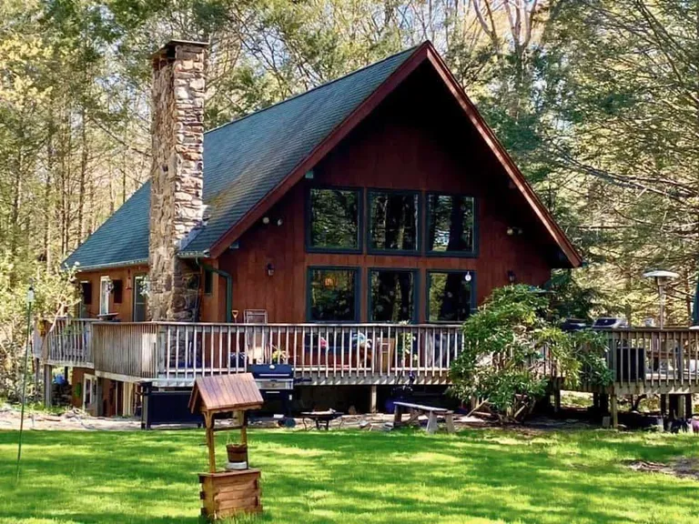 My New England country house makes me so happy. It’s like living in a vacation home all year round.