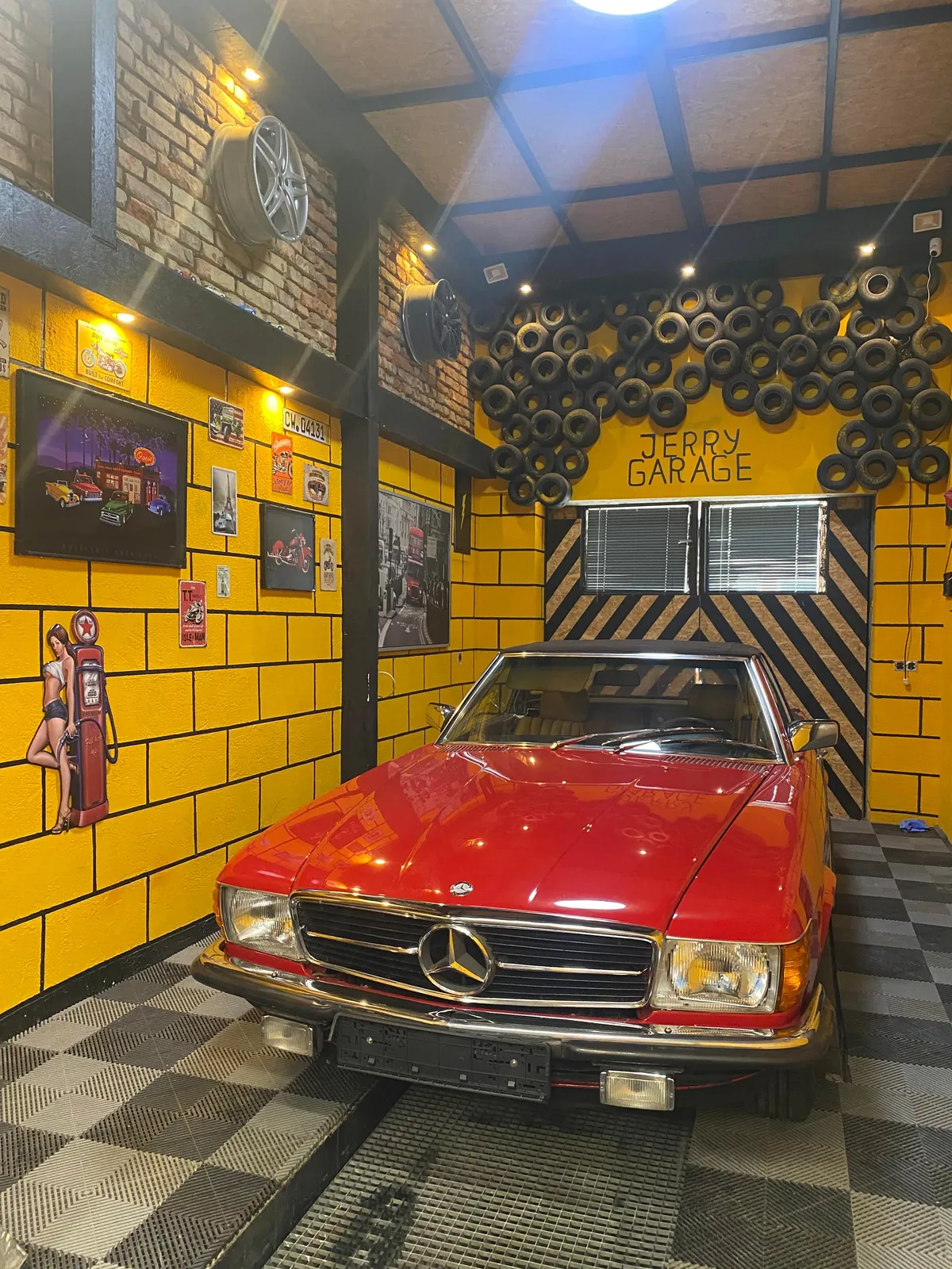 Good evening gentlemen and ladies respectively, i would like to present you my hobby garage