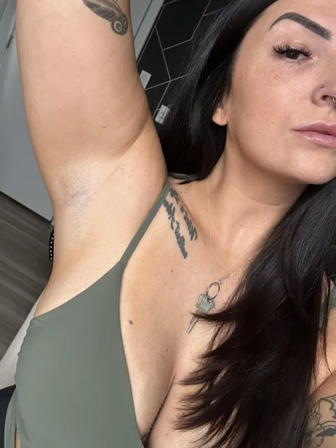 Does stubble make your dick twitch?