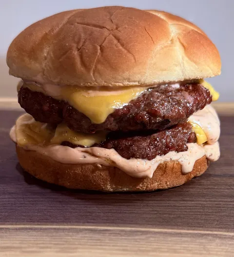 [homemade] Charcoal Grilled Cheeseburger