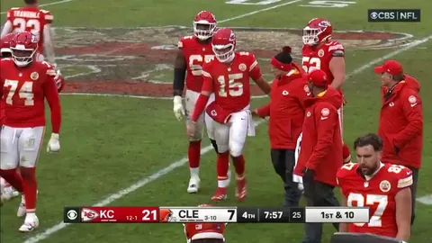 [Injury] Patrick Mahomes exits the field with a bad limp after getting tangled up on 4th down. He was getting his left ankle taped on the sideline