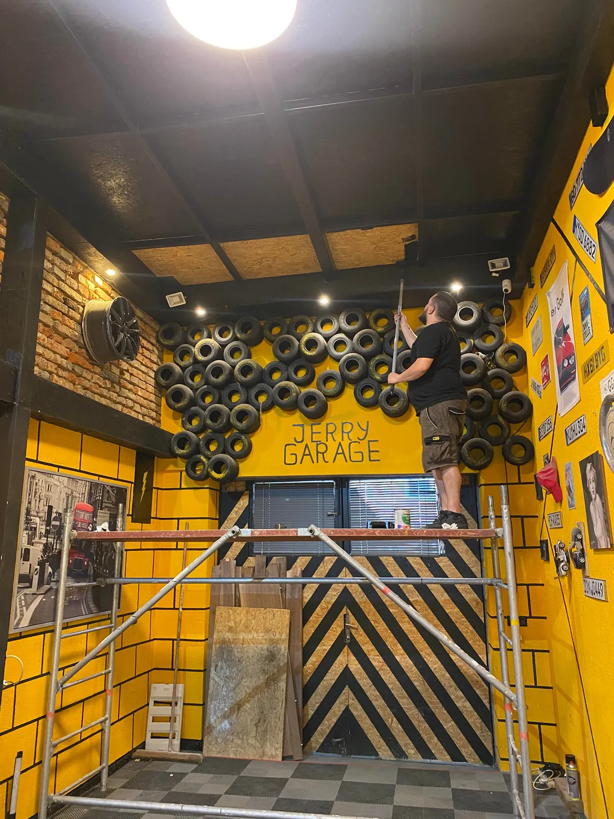 Good evening gentlemen and ladies respectively, i would like to present you my hobby garage