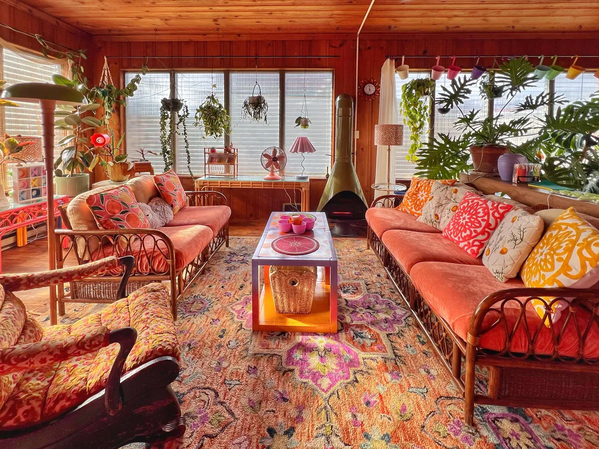 my sunroom even when it’s getting cold outside ☀️