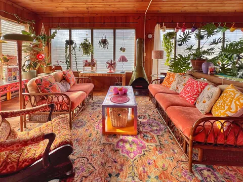 my sunroom even when it’s getting cold outside ☀️