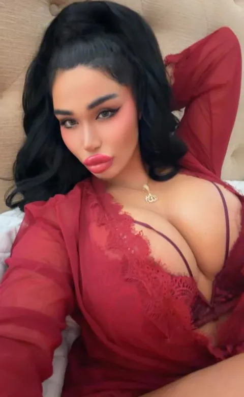 A Real Bimbo Baddie