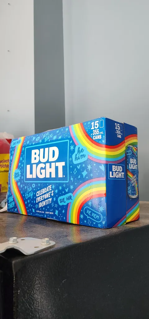 This Bud Light pack was released before the boycott controversy and it got no attention.