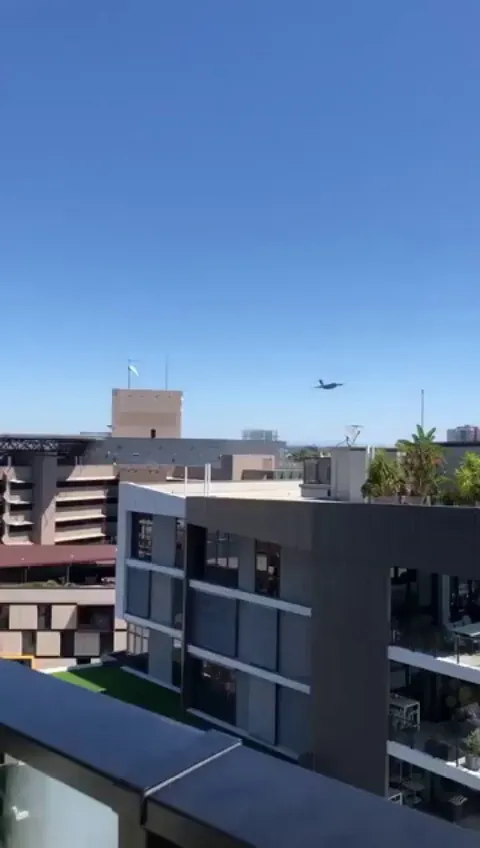 Boeing C-17 low altitude flyover during the 2024 Brisbane Festival