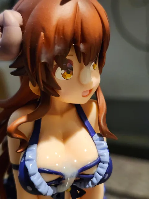 Shamiko's covered titties