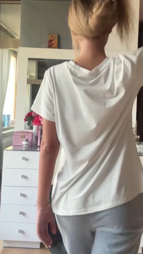 i'm back to make your cock throb ;)