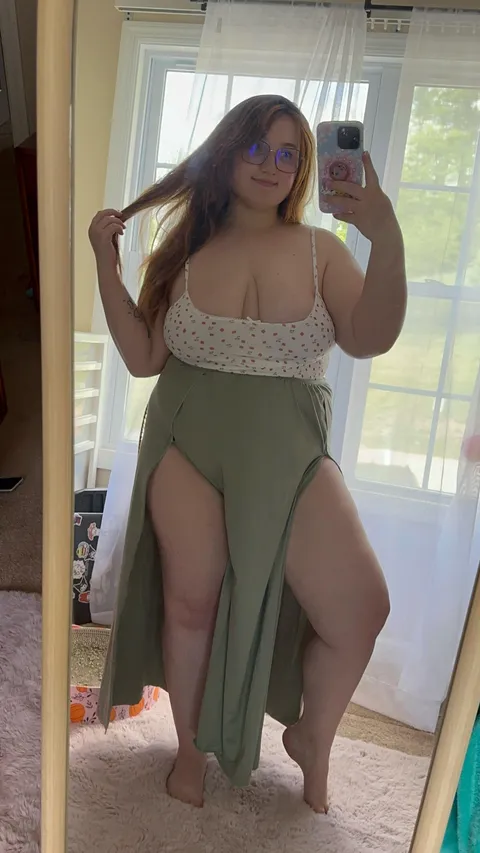 Showing off my body all summer 😽