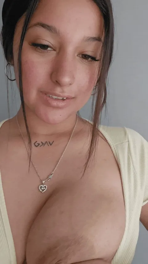 I just want to show you how much milk is squirting from my boobs