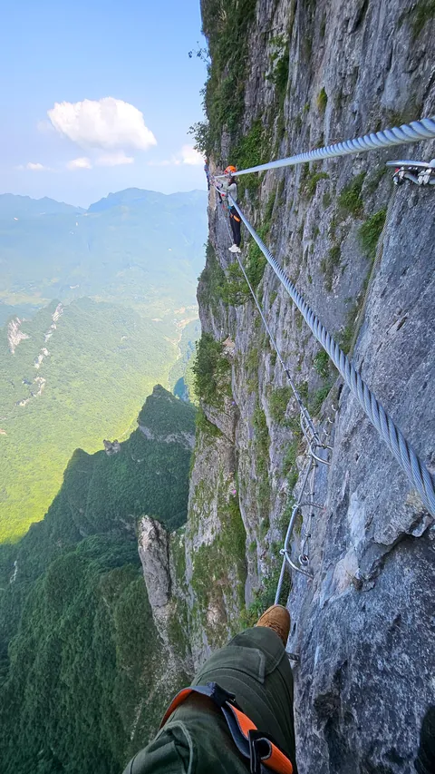 1480 meters big wall Via Ferrata and 168 meters sky ladder climbing challenge in Qixing moutain, Zhangjiajie, China during a solo travel