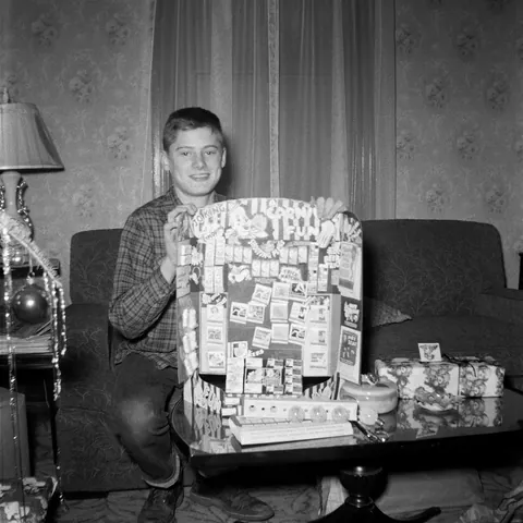 Lots to Unpack –Detailed &amp; Mysterious Vintage Images, 1910-1977