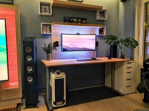 Years of dual monitors are over.