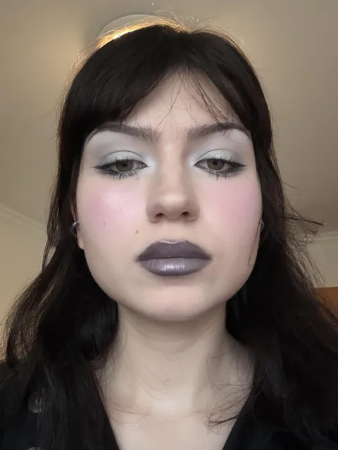 Monochromatic grey look