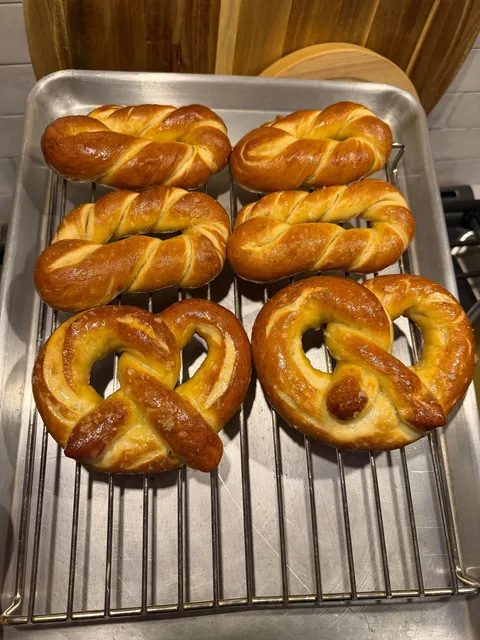 [homemade] Soft Pretzels