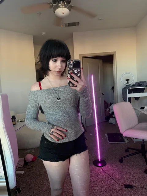 Me in public vs. on Reddit