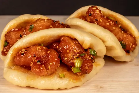 [Homemade] Korean Fried Chicken with Bao Buns