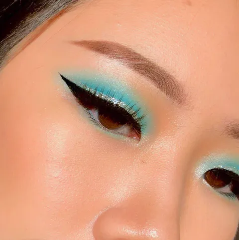 Hatsune Miku Monolid Eyeshadow Look