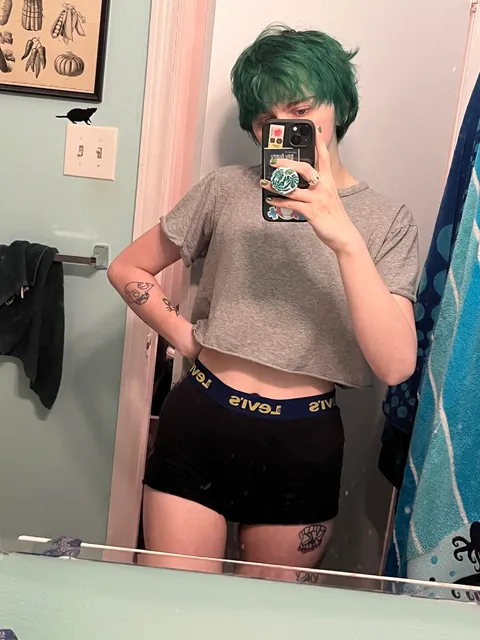 tiny trans femboy for pride month anyone? 🥺🏳️‍⚧️💕