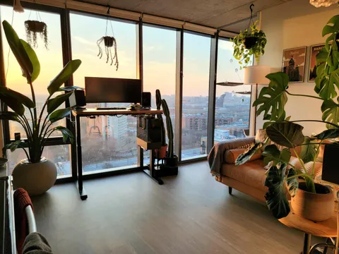 First solo apartment. I miss this setup already 🌇