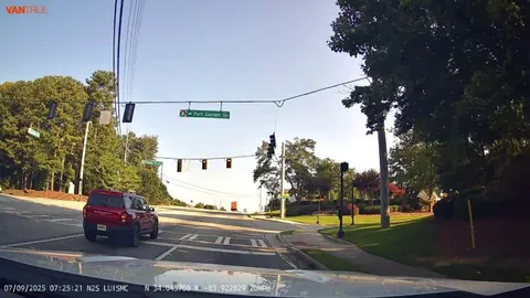 [OC] Lane splitting where illegal, with a brake check?