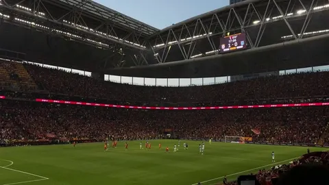 Dries Mertens goal announcement done by his wife during his last game for Galatasaray