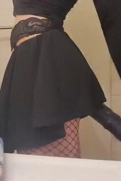 I’m new to gooning please help me :3