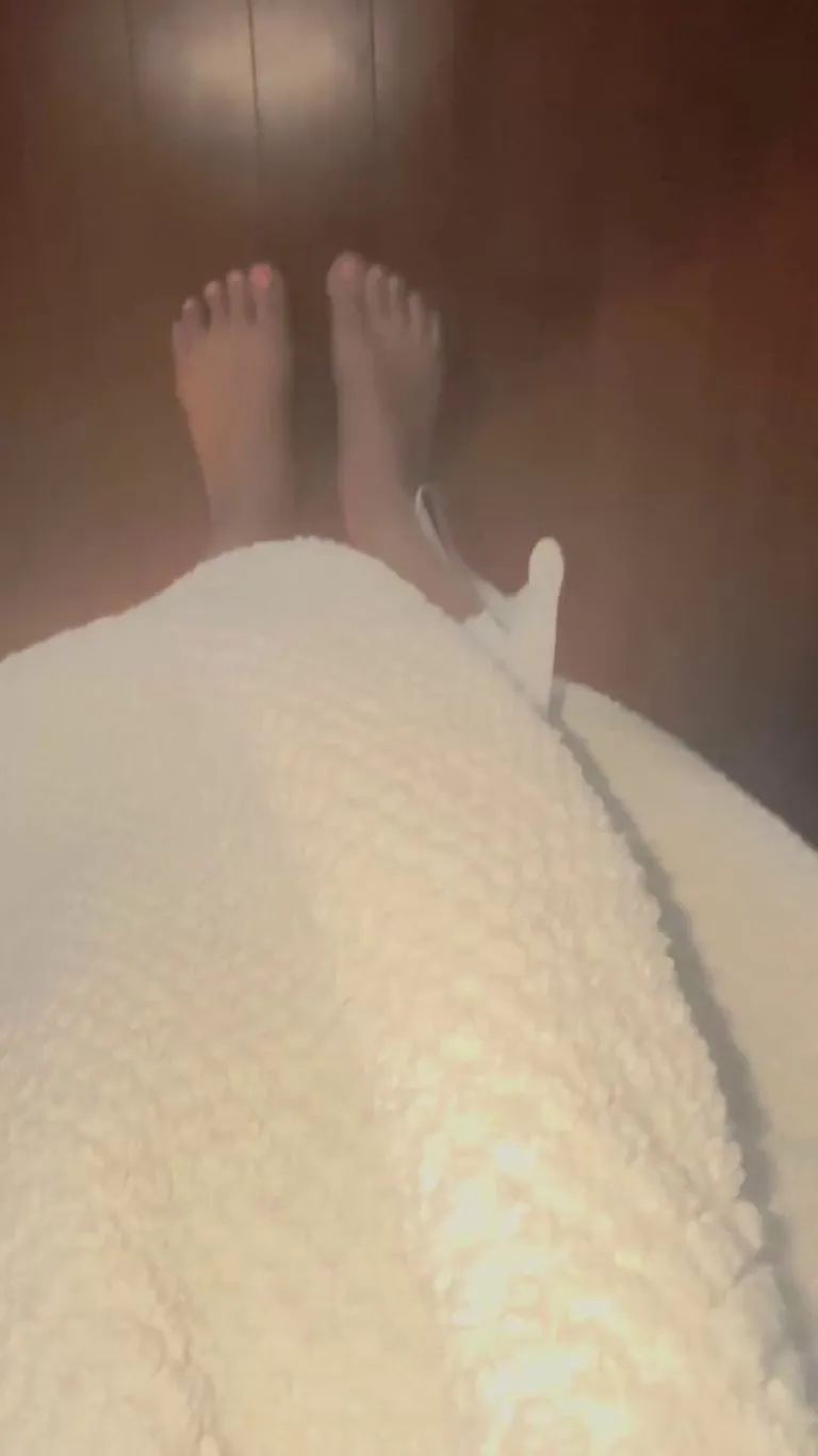 Nice and smooth for day. Love a freshly shaved pussy.