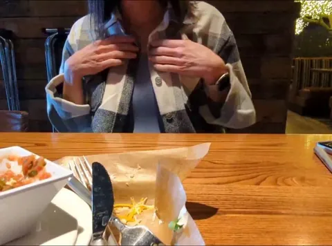 [GIF] Lunch menu includes a side of milf titties