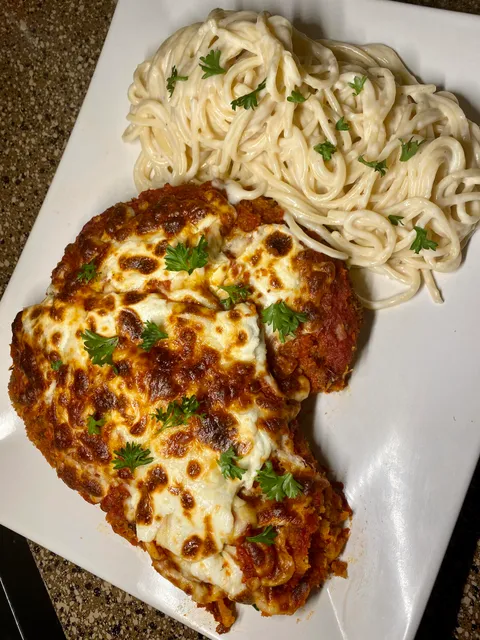 [Homemade] Chicken parmesan with alfredo