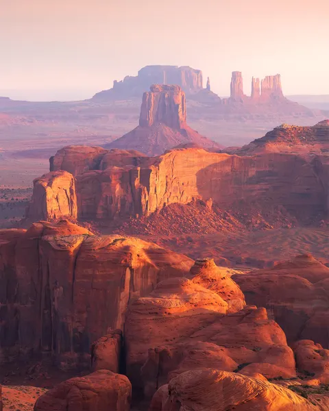 Sunrise in Monument Valley, Arizona [OC] [1600x2000]