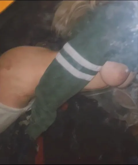 Just really wanna show off for Reddit before school like a good girl (f22)