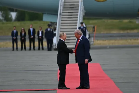 OC: Trump greets President Putin on the tarmac after they arrived in Alaska.