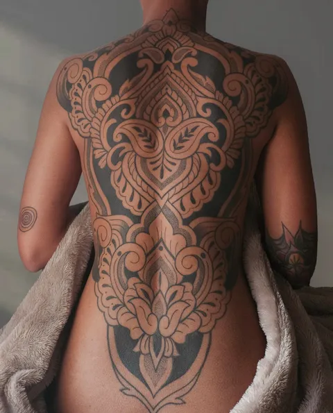 In love with my ornamental backpiece