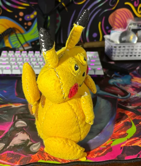 You guys loved my Wooper so much I have to make another one, went with Chonkachu this time and he was more rough than I was imagining but still turned out way better than I actually expected.