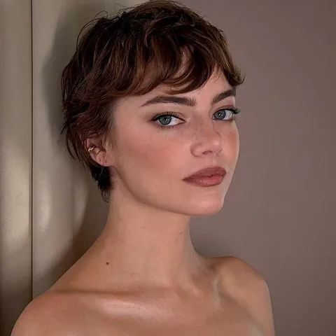 STUNNING Emma Stone makeup- need recs