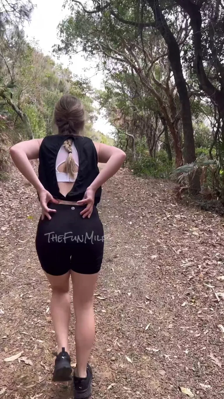 Flashing while hiking is mandatory! [GIF]