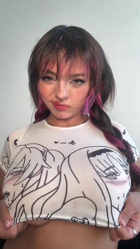 Natural huge boobs reveal