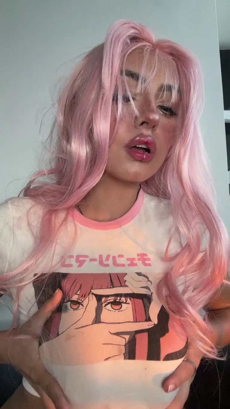 Latin сollege girl's huge boobs get revealed