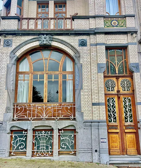 Elements of Art Nouveau architecture in Brussels (1893-1914)