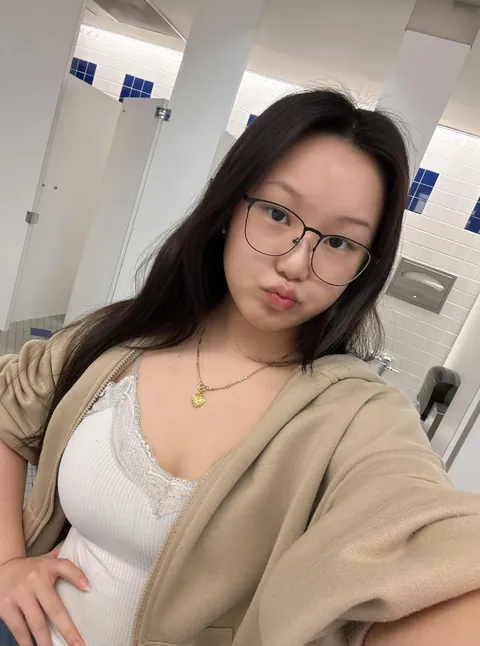 Korean girls are the best at being risky in public