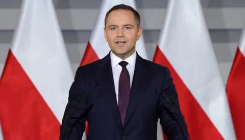 Polish President Karol Nawrocki would like to see French nuclear weapons stationed in Poland.