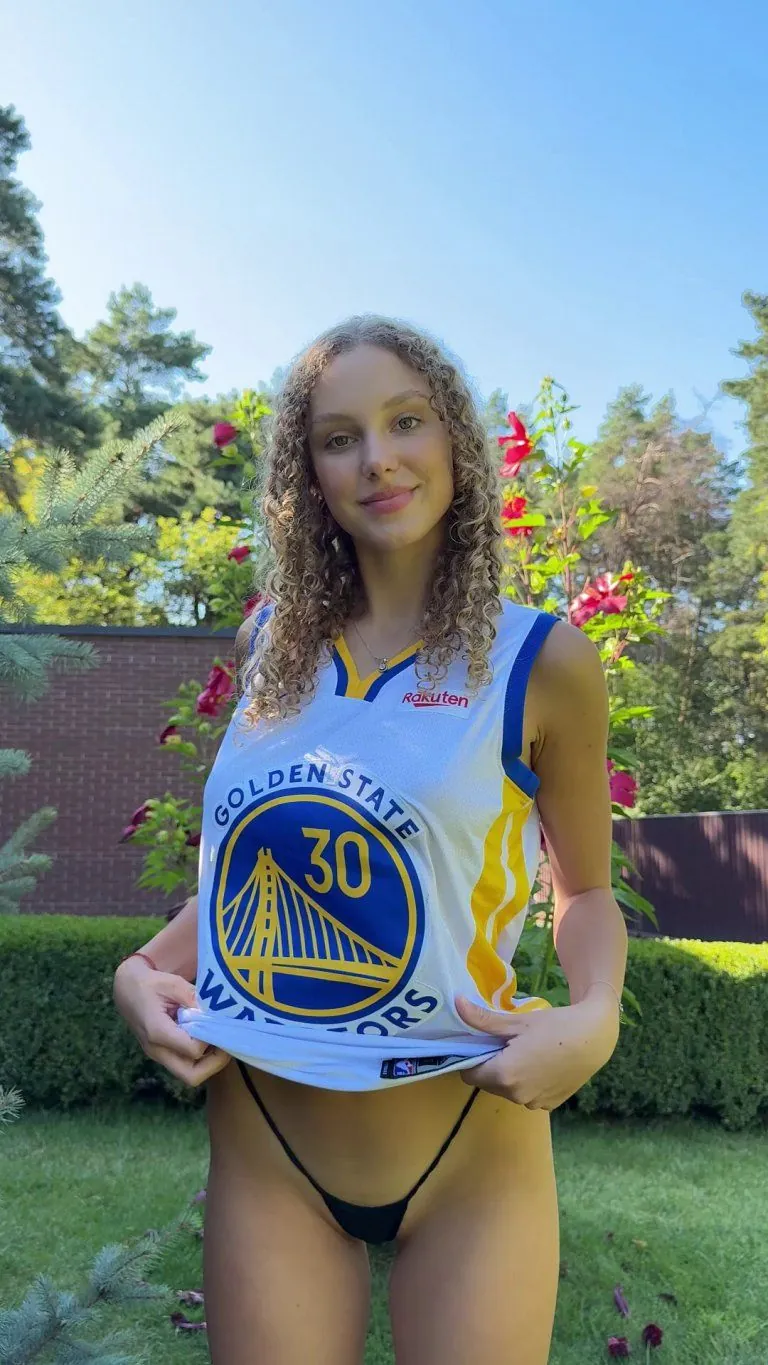 I love shaking my boobs in the street