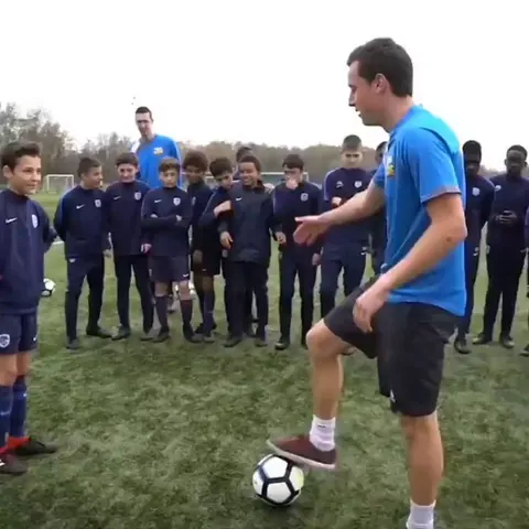 [Martijn Debbaut] Nutmegged Entire Squad