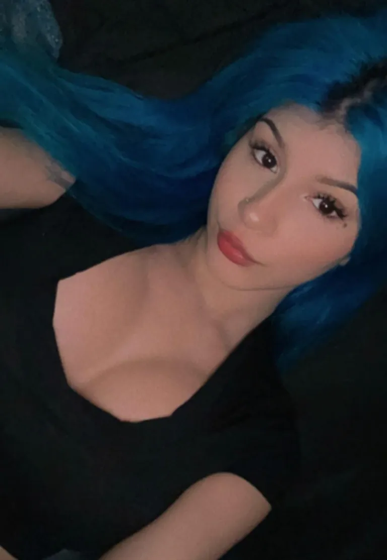 am I cute or hot in your opinion ? F22