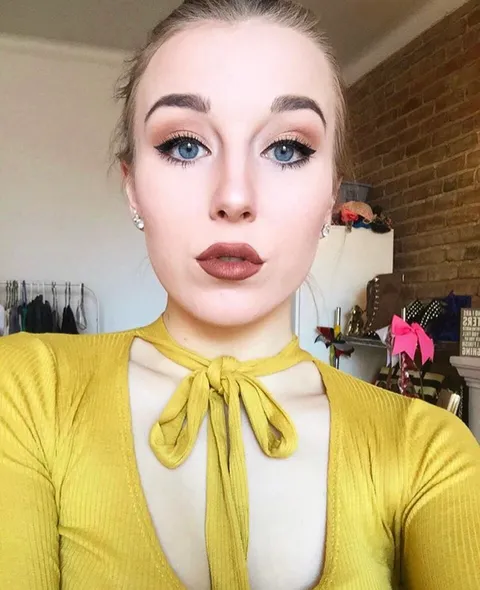 Moral of the story - if you’re pale af and washed out in the sun, a solid wing and a bold lip can save ya