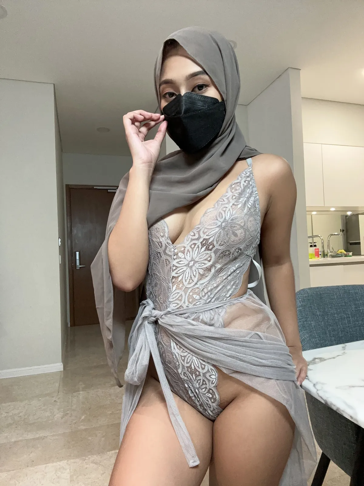 Which one turns you on more, back or front?