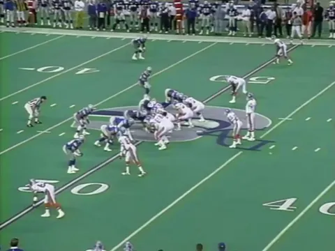 [Highlight] John Elway ducks away from sack, throws flat-footed 50-yard touchdown on a rope to Shannon Sharpe (Nov. 28, 1993)