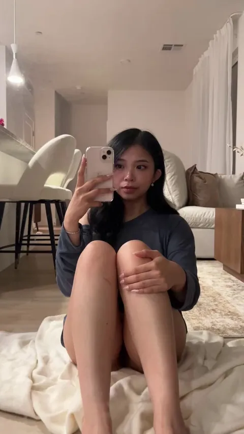 sorry forgive me if my pussy is shy, warm it up for me?